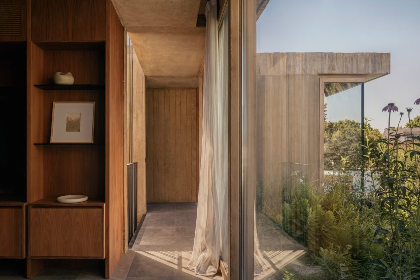 Casa JR by Gonzalo Bardach