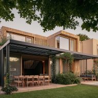 Casa JR by Gonzalo Bardach