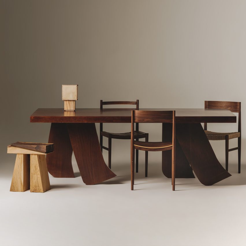 Barefoot table
