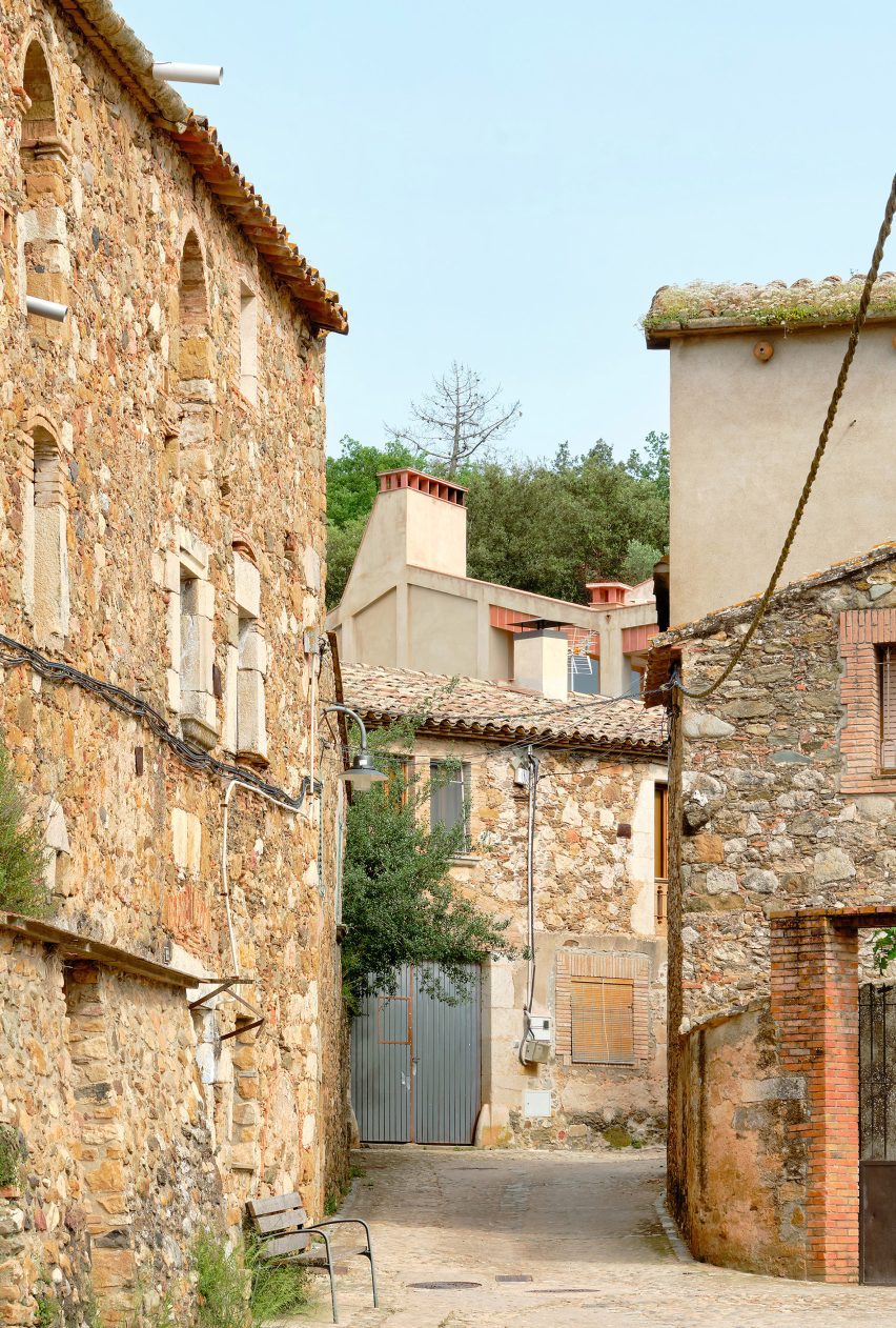 Casa Juià by NUA arquitectures in Juià village, Catalonia
