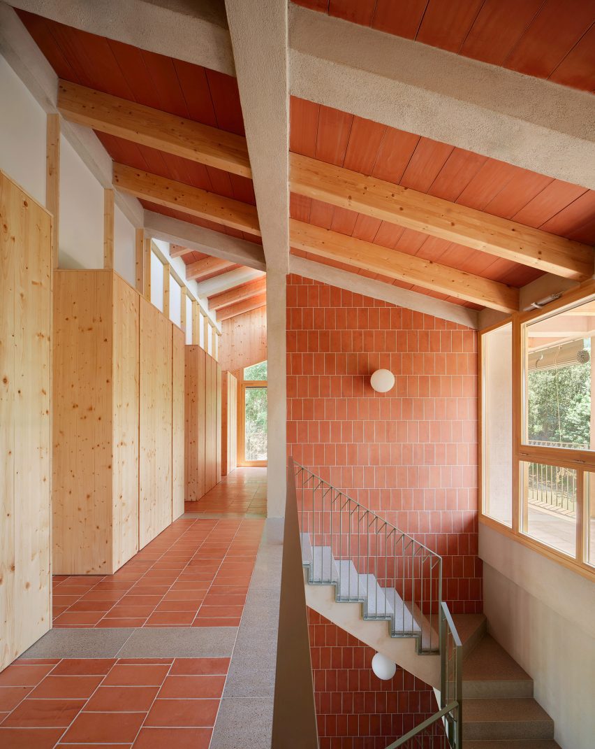 Casa Juià by NUA arquitectures with porches and galleries