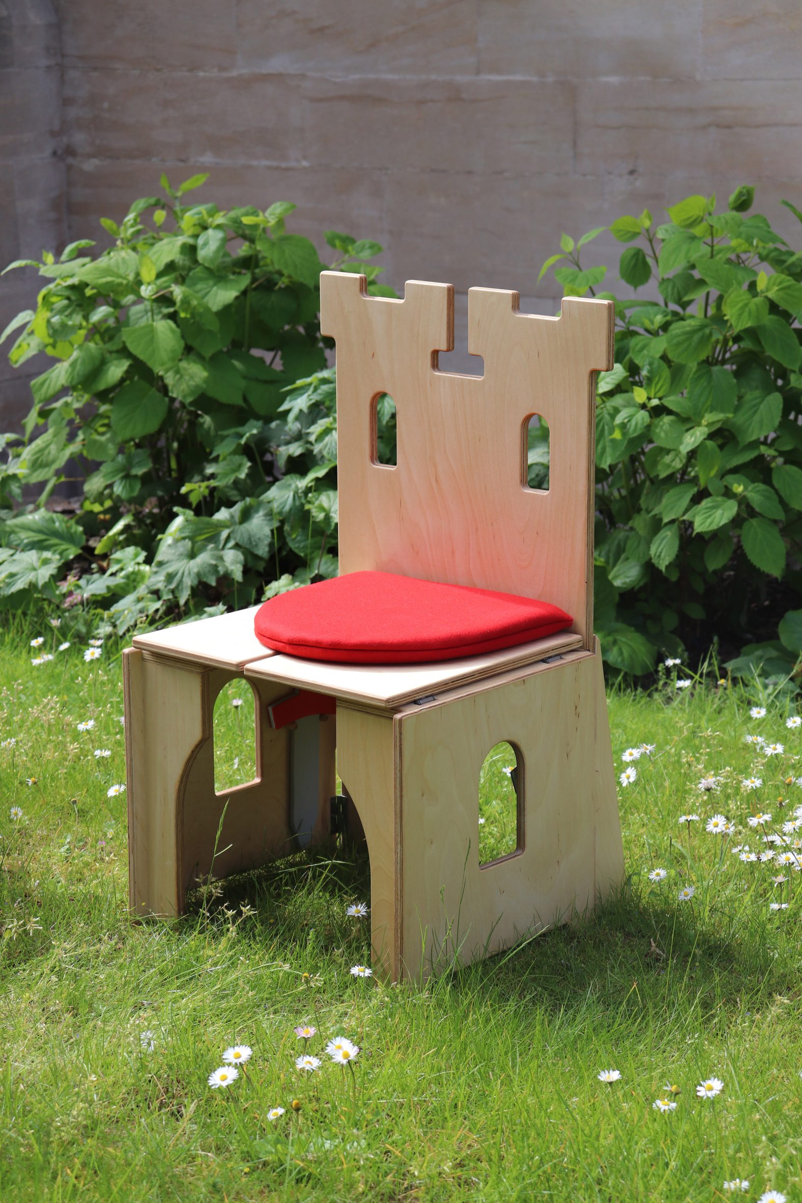 Casul chair by James Murphy
