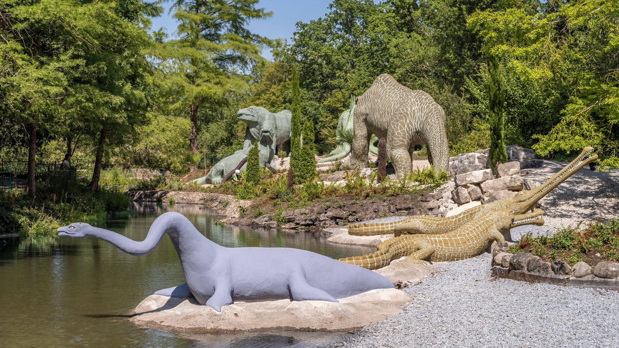 https://static.dezeen.com/uploads/2026/07/crystal-palace-dinosaurs-restored-hta-design_dezeen_2364_hero_5.jpg