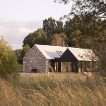 Loader Monteith rebuilds Dulnain house in Scottish Highlands