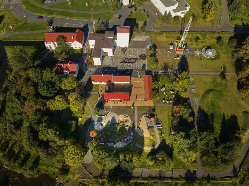Aerial view of Elli&eth;a&aacute;rst&ouml;&eth; power station