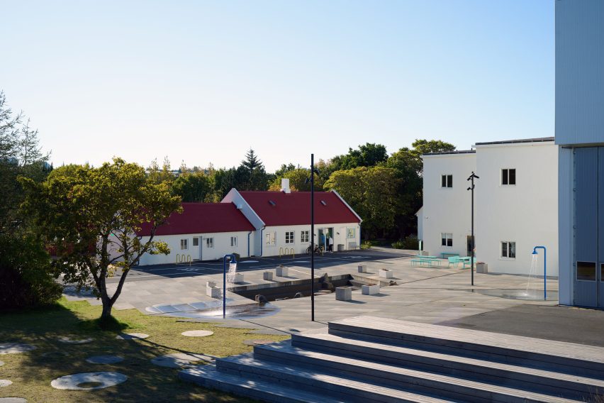Elli&eth;a&aacute;rst&ouml;&eth; power station transformation by Terta