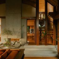 Unfold Projects returns mid-century California residence to a "light-filled, organic oasis"