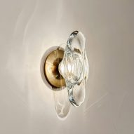 Flo wall light by Soktas