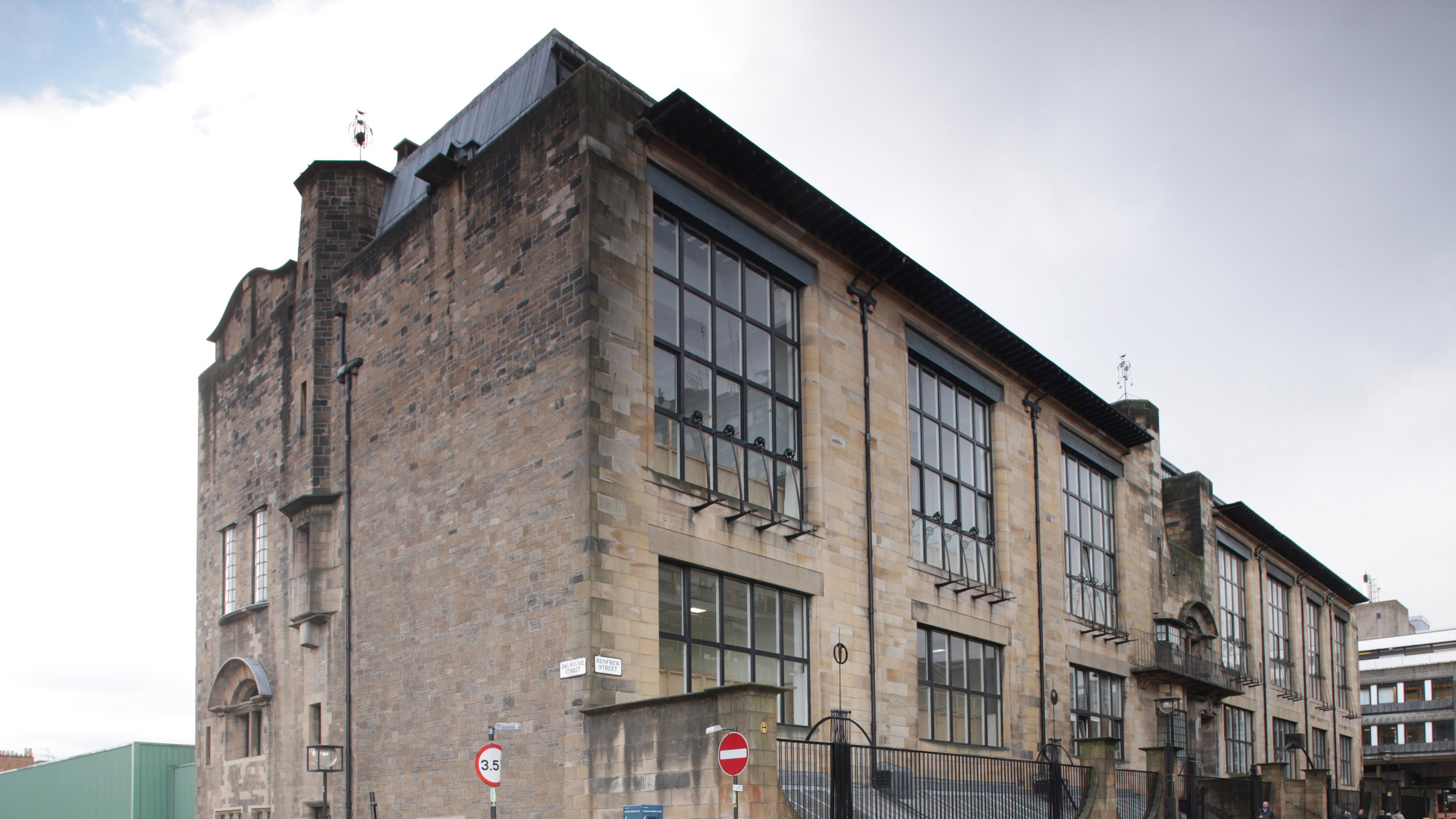 https://static.dezeen.com/uploads/2026/07/glasgow-school-art-charles-rennie-mackintosh-architecture-education-scotland_dezeen_2364_hero.jpg