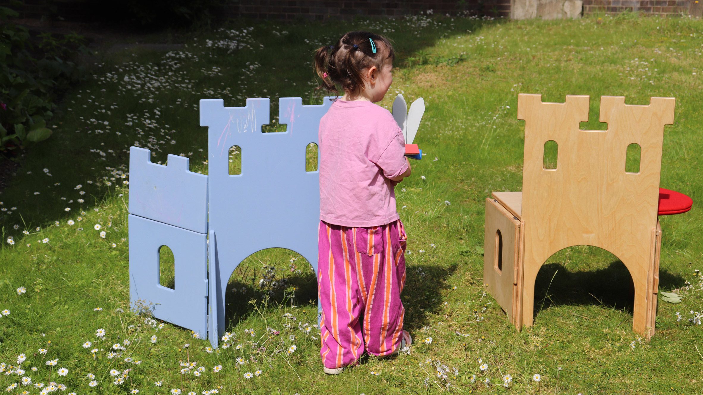 https://static.dezeen.com/uploads/2026/07/hero-casul-james-murphy-chair-playset_dezeen_2364_col_0.jpg