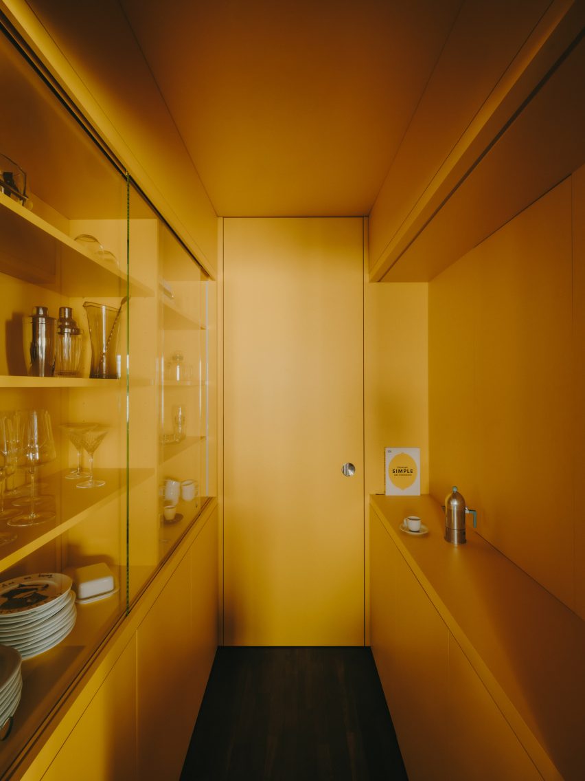 Yellow interior by Holzrausch