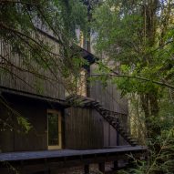 Iragüen Viñuela Arquitectos House by Fuy River mass timber