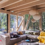 Iragüen Viñuela Arquitectos House by Fuy River mass timber
