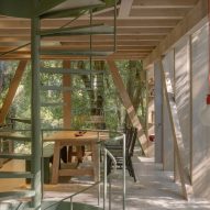 Iragüen Viñuela Arquitectos House by Fuy River mass timber