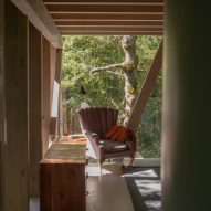 Iragüen Viñuela Arquitectos House by Fuy River mass timber