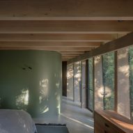 Iragüen Viñuela Arquitectos House by Fuy River mass timber