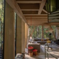 Iragüen Viñuela Arquitectos House by Fuy River mass timber