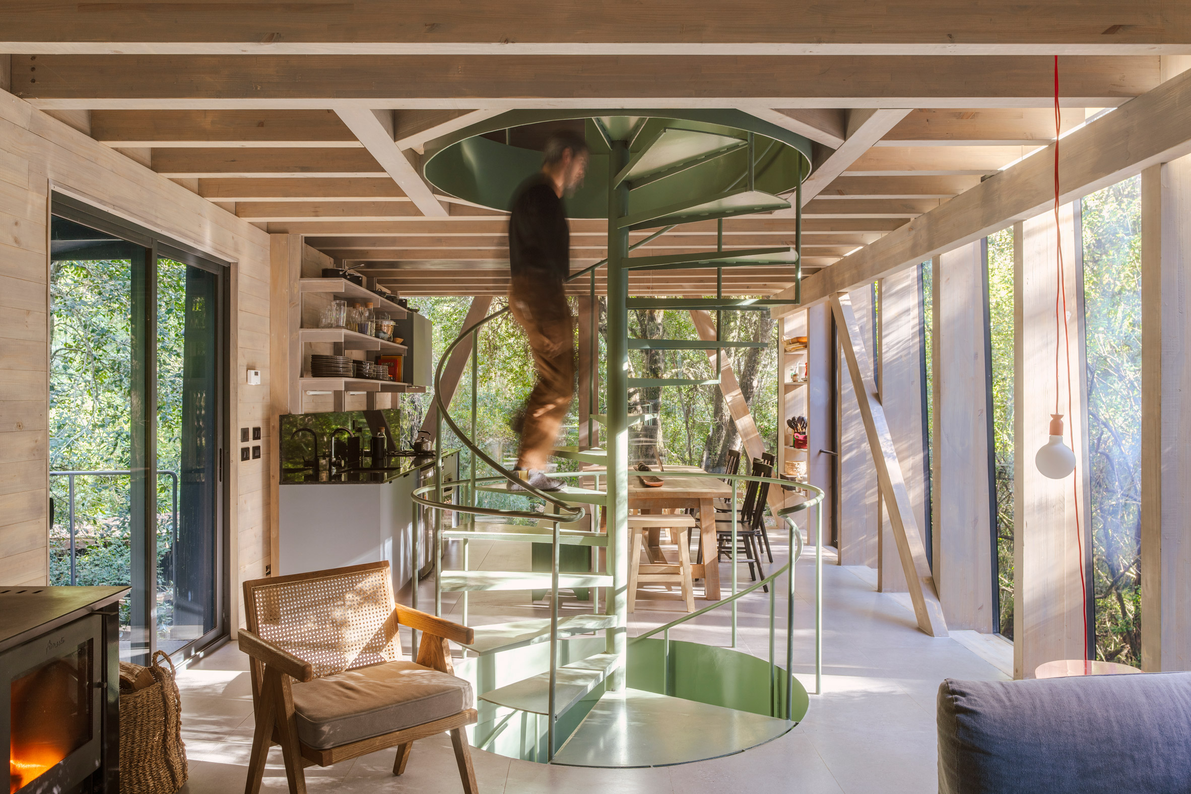 Iragüen Viñuela Arquitectos House by Fuy River mass timber