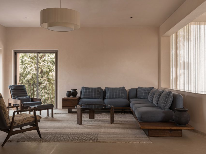 LJ House by Studio Saransh living space