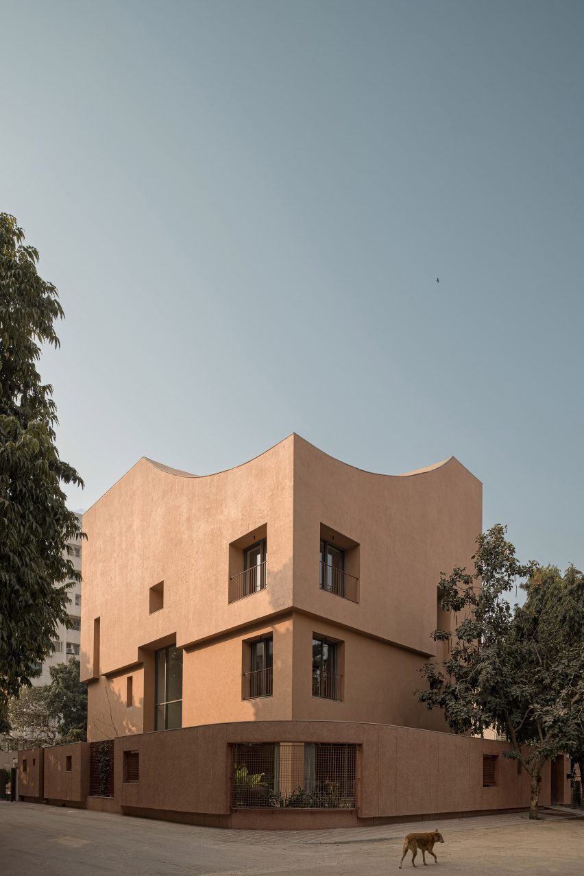 LJ House by Studio Saransh curved roof