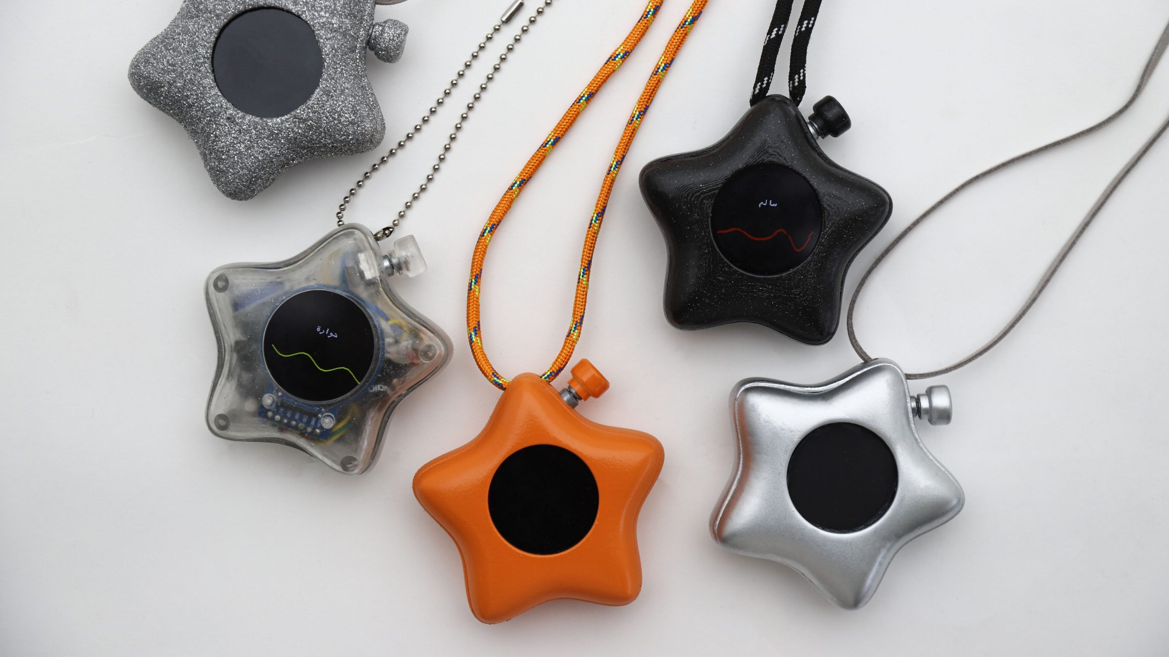 https://static.dezeen.com/uploads/2026/07/mesh-89-device-joud-abuhomos-design_dezeen_2364_hero2-scaled.jpg