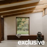 Will Gamble Architects adds "explicitly tropical" extension to Grade-II listed English cottage