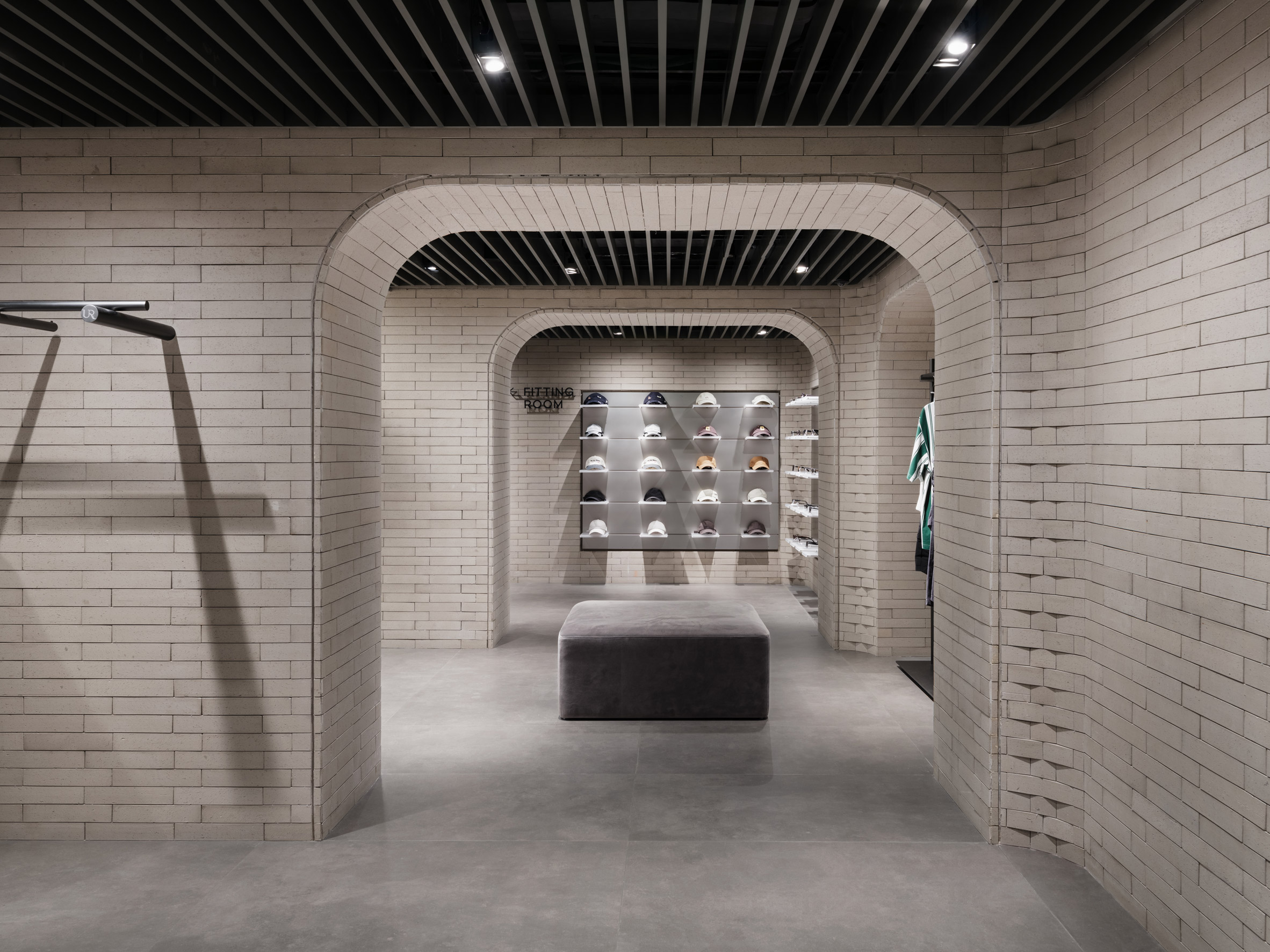 Tienda insignia de Urban Revivo Beijing por MVRDV