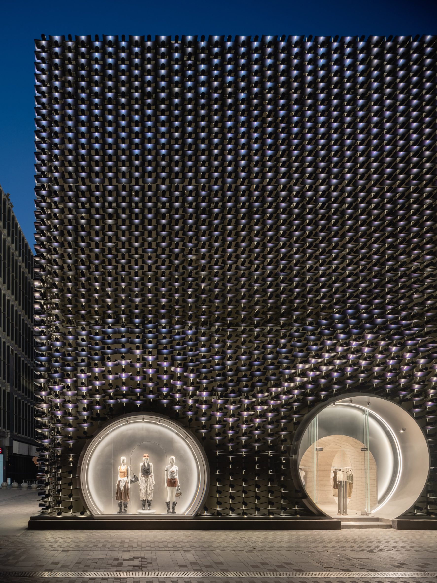 Tienda insignia de Urban Revivo Beijing por MVRDV