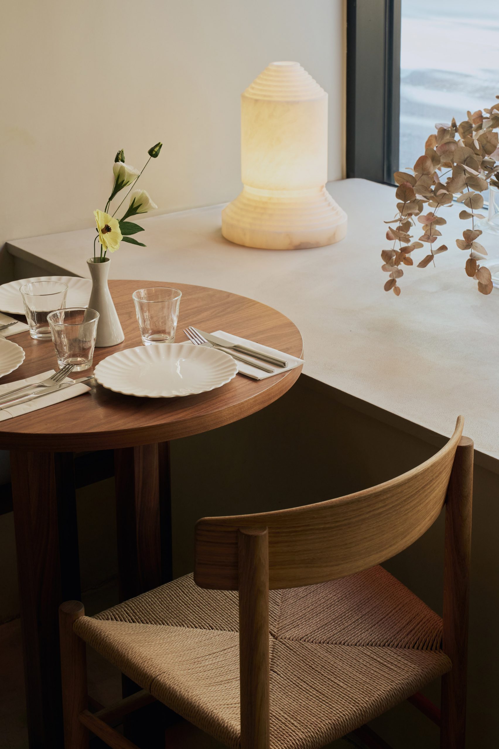 Isern Serra draws on Mediterranean buildings for London pizzeria