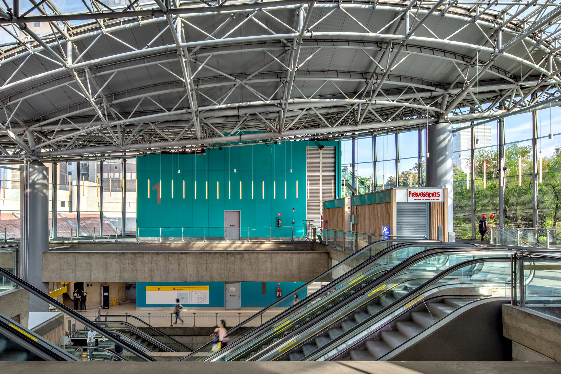 Renovación interior de la estación Pinheiros en São Paulo