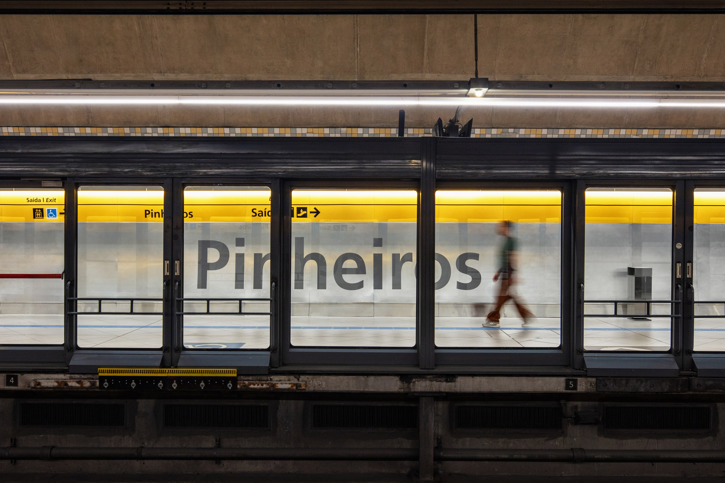 Renovación interior de la estación Pinheiros en São Paulo