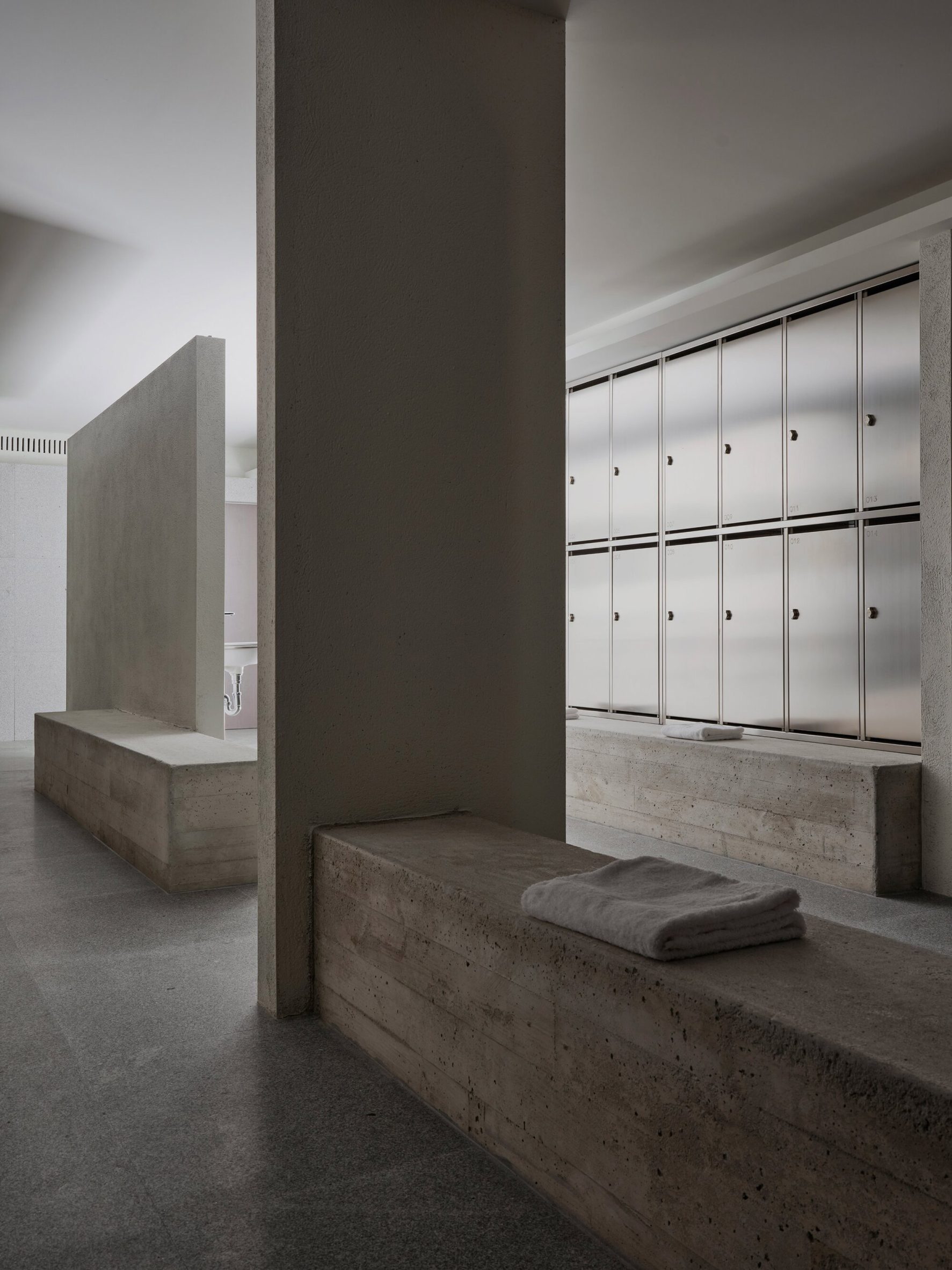 Factory changing rooms in San Sebastian by Ortega Diago
