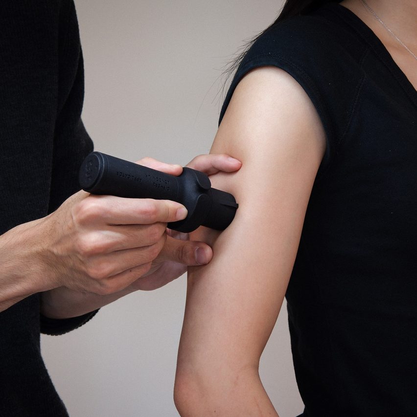 Microdot tattoo applicator