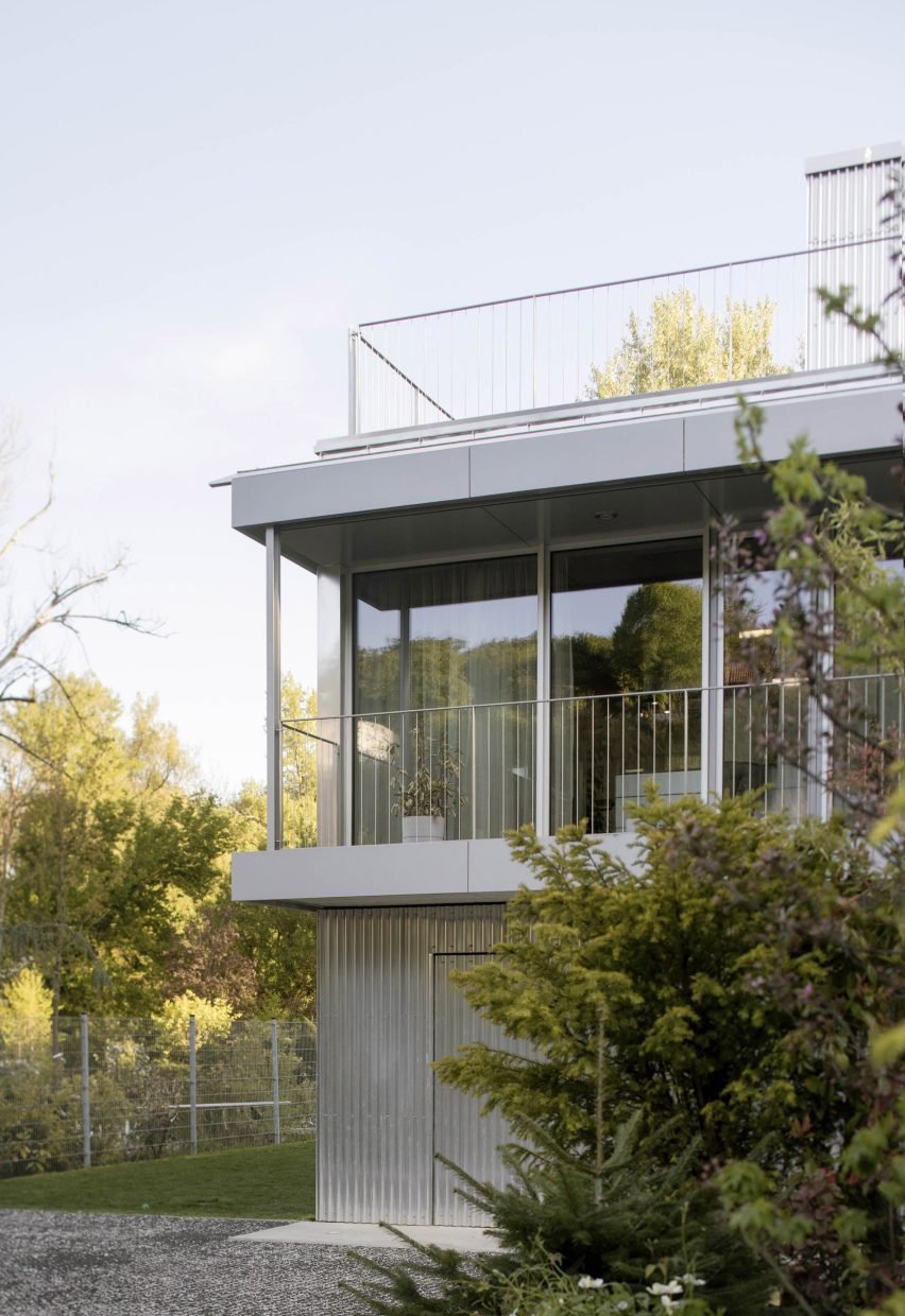 RDH by Cechvala Architects Slovakia three-storey house