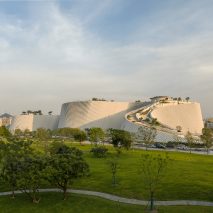 Shenzhen Natural History Museum emulates "a piece of landscape"