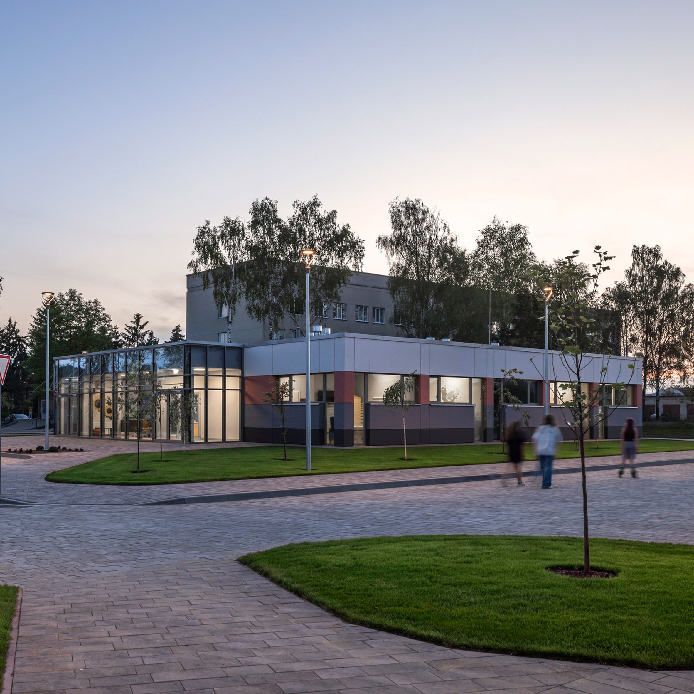 https://static.dezeen.com/uploads/2026/07/sunflower-network-project-horizon-hospital-ukraine-sq_dezeen_2364_col_1.jpg