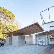 Tobe Zoo Toilet by YanoAoyama