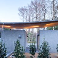 Tobe Zoo Toilet by YanoAoyama