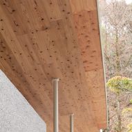 Tobe Zoo Toilet by YanoAoyama