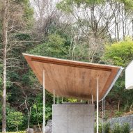Tobe Zoo Toilet by YanoAoyama