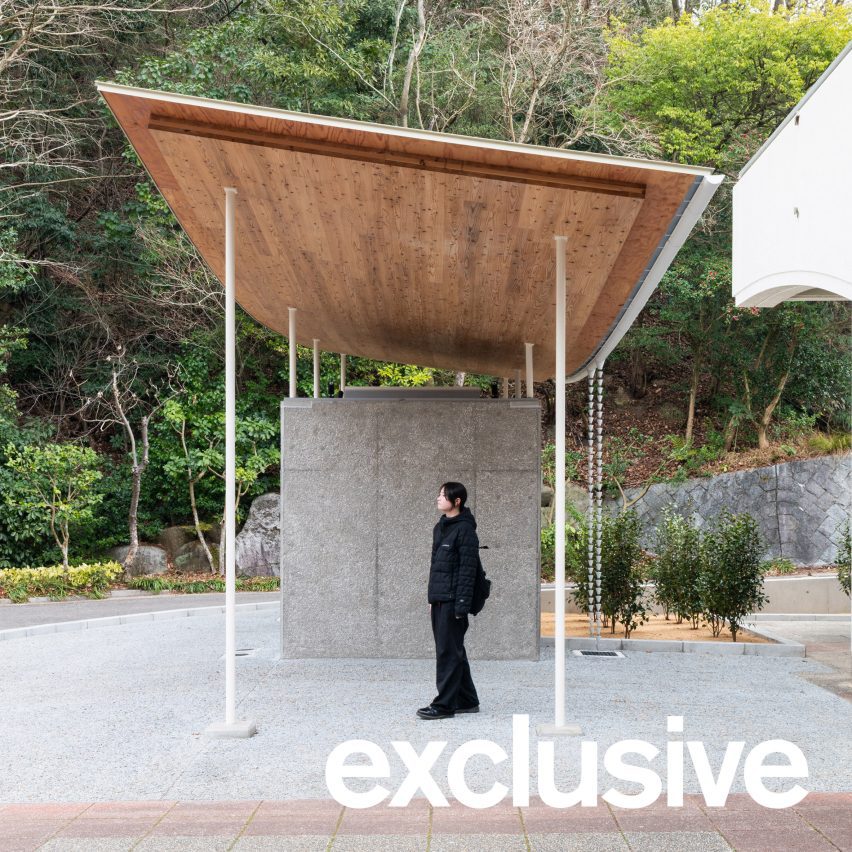 Tobe Zoo Toilet by YanoAoyama