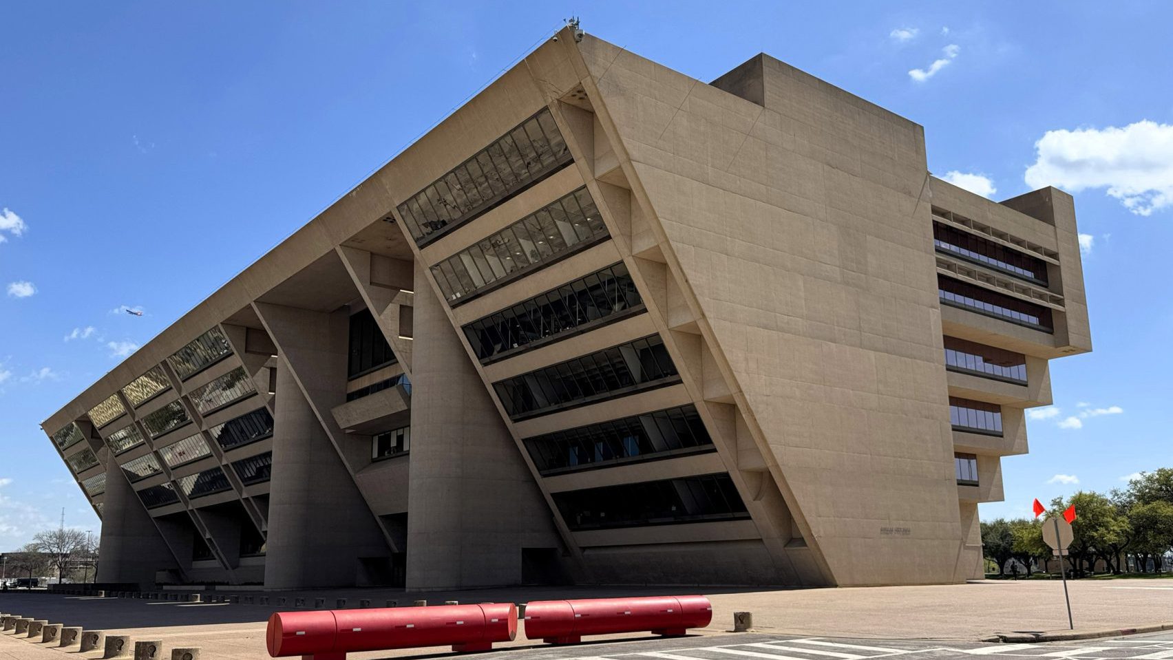 DAllas City Hall