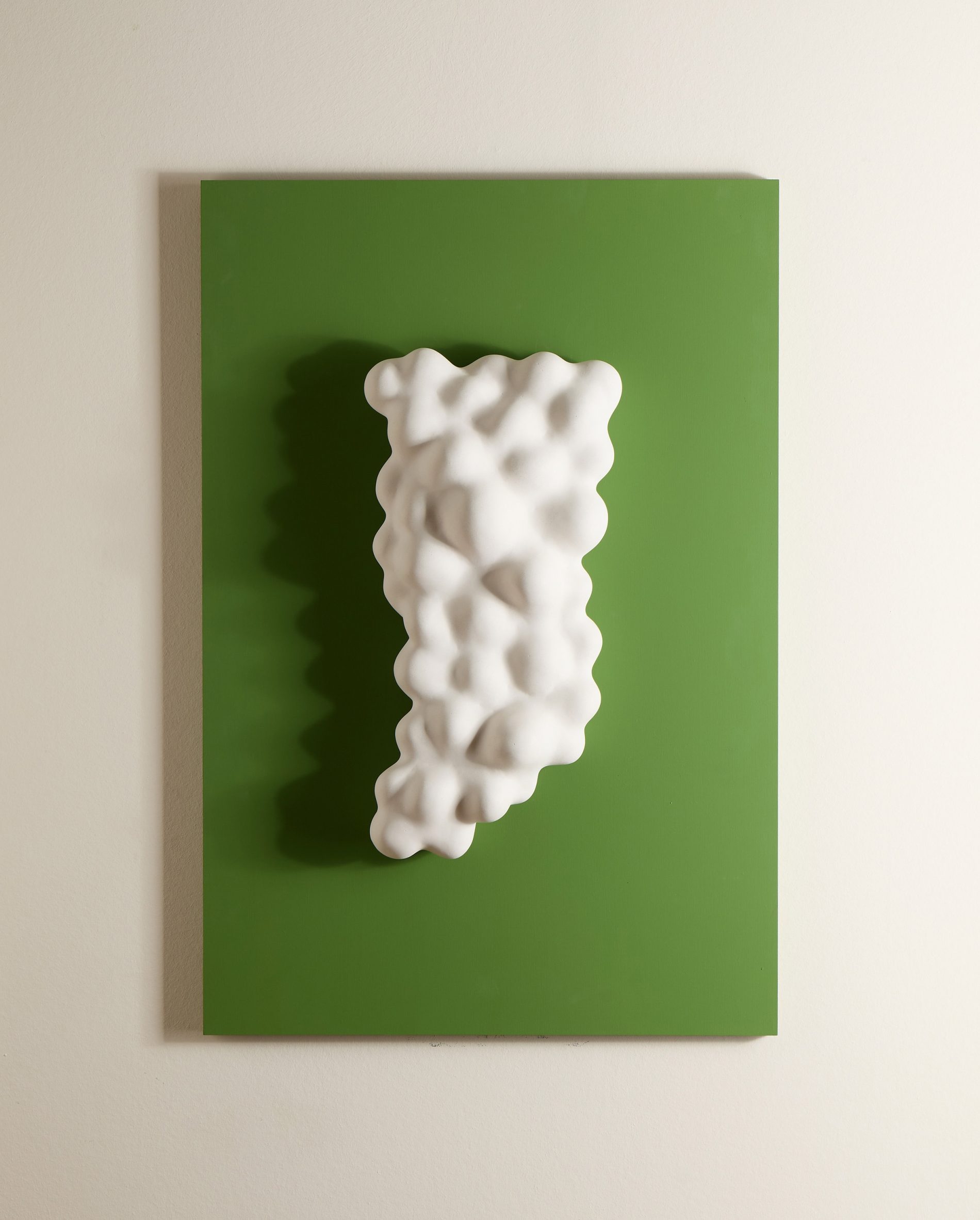 Biomorphic ceramic design in white
