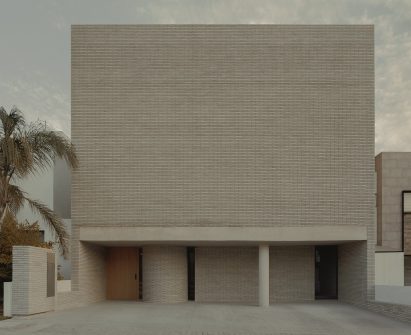 Casa Refugio by Taller Segovia Molina