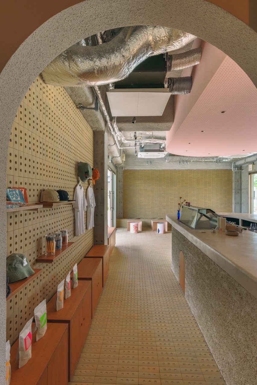 Archway in Japanese cafe