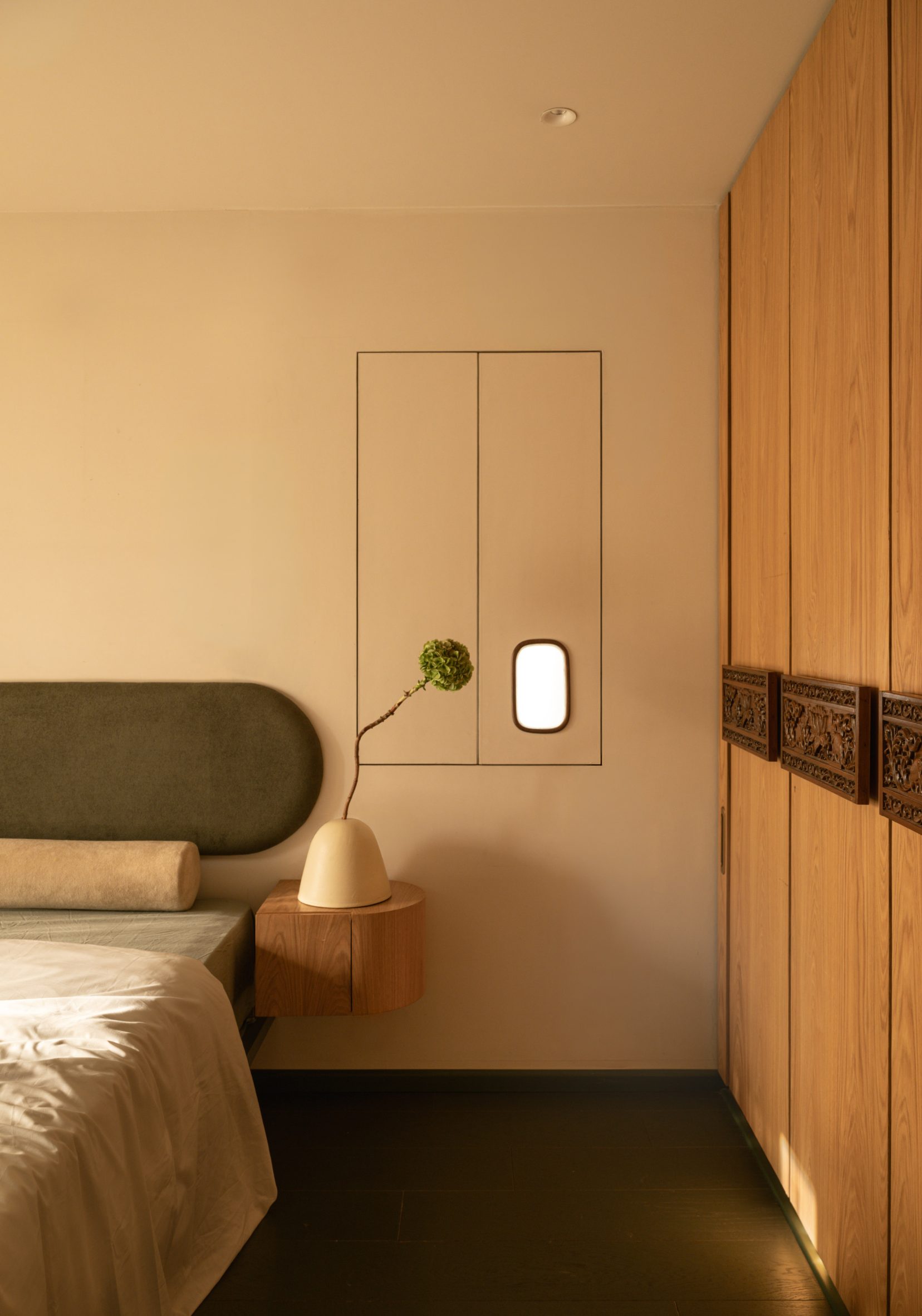 Organically shaped bed