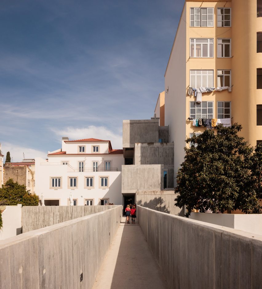 Exterior view of school extension by Ant&oacute;nio Costa Lima Arquitectos