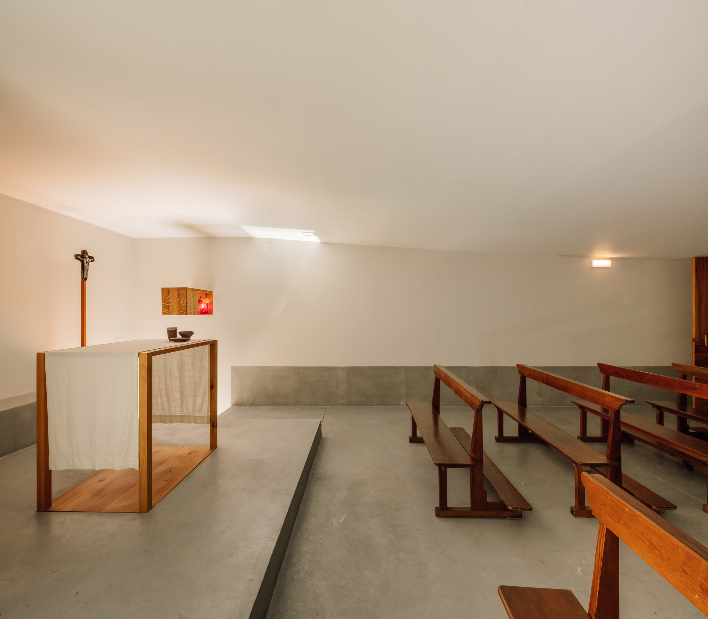 Chapel interior by António Costa Lima Arquitectos