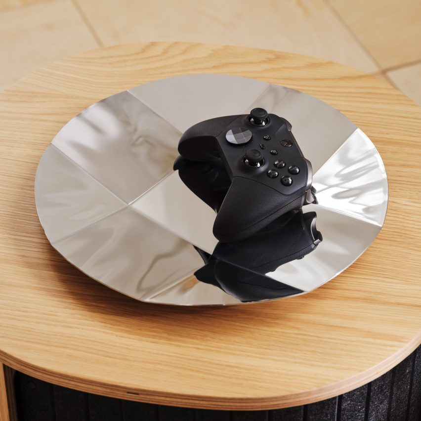 Xbox D-pad shaped display bowl