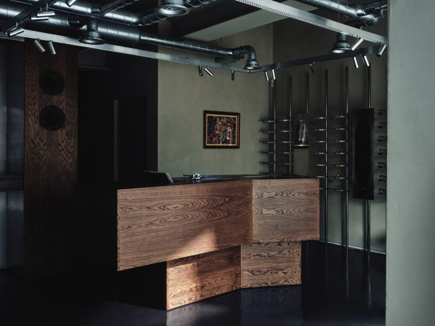 Oak counter in Cubitts Manchester by Youth